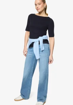Basic Shirt mit U-Boot-Ausschnitt