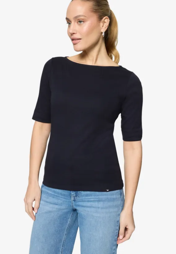 Basic Shirt mit U-Boot-Ausschnitt