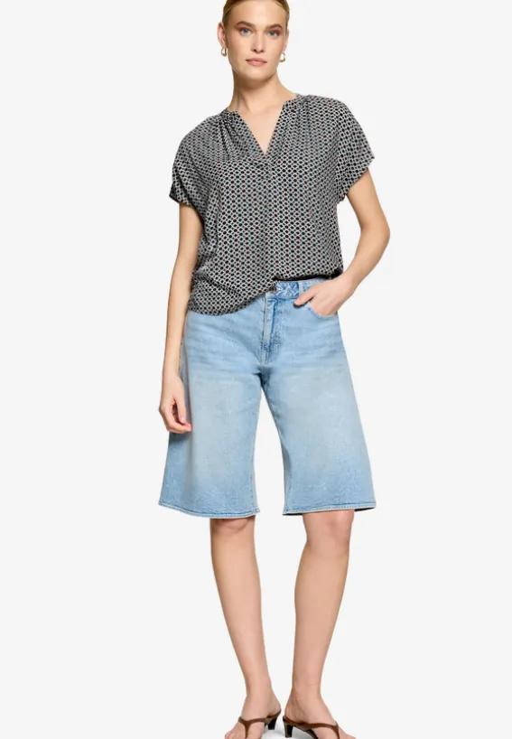 Blusenshirt mit grafischem Muster