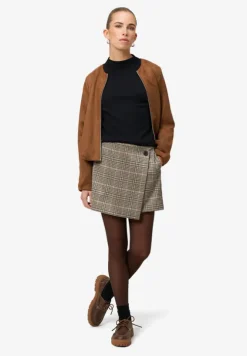 Feinstrickpullover mit hohem Kragen