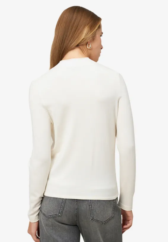 Feinstrickpullover mit hohem Kragen