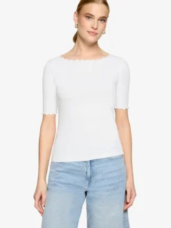 Halbarm-Shirt mit U-Boot-Ausschnitt
