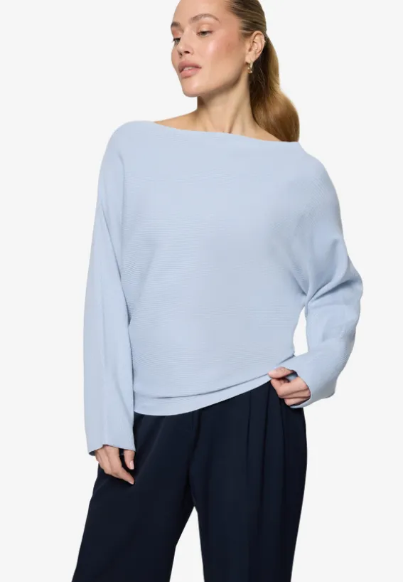 Strickpullover mit U-Bootausschnitt