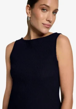 Stricktop mit U-Boot Ausschnitt